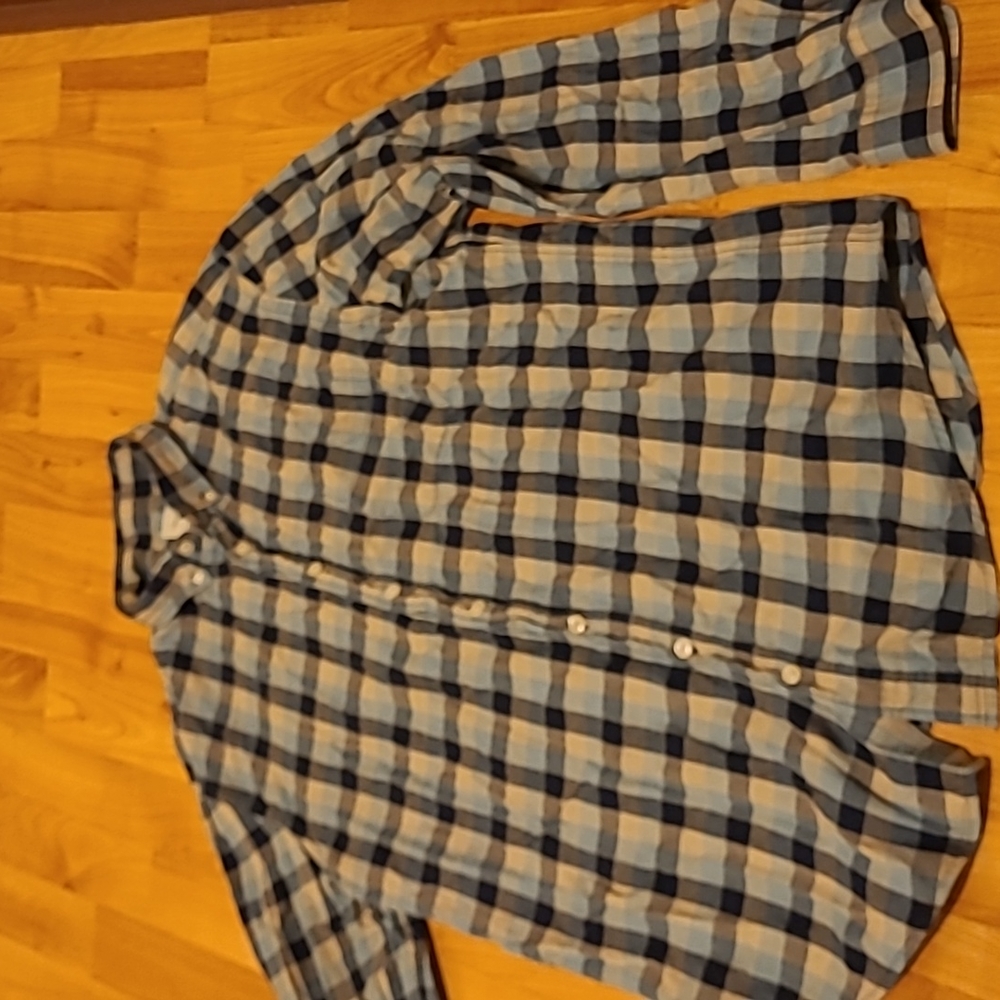 Blue/navy/sand patterened button-down